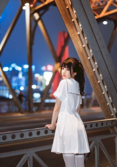 年轻的女教师韩国电影_国产剧免费观看
