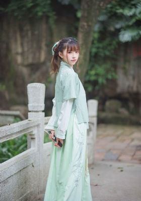 年轻漂亮的女老板完整版免费观看_超清电影在线看