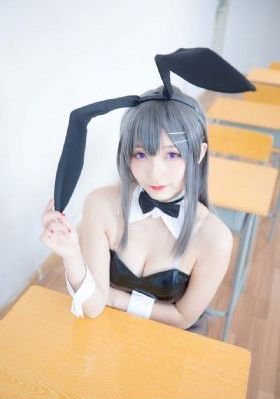 美女逼的视频_BD国语全集免费观看